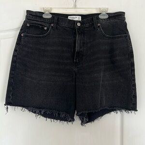 A&F The 7” High Rise Dad Short